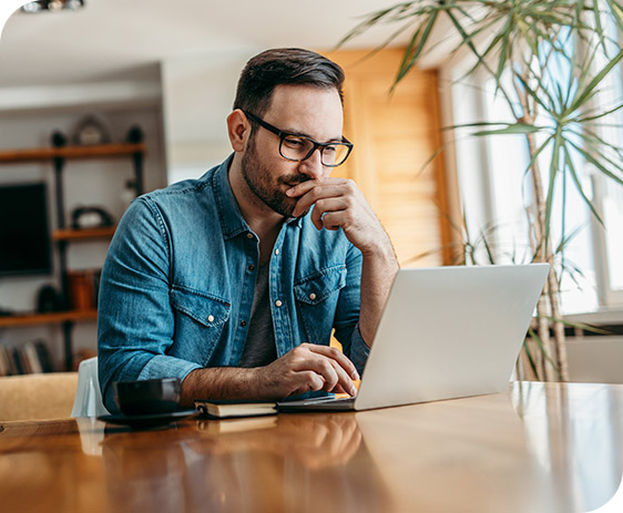 man-at-laptop